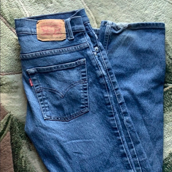 Levi’s Disttessed Jeans - Picture 4 of 4